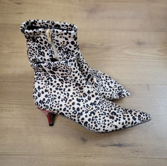 Betsey Johnson Verona Booties - Picture 5 of 12